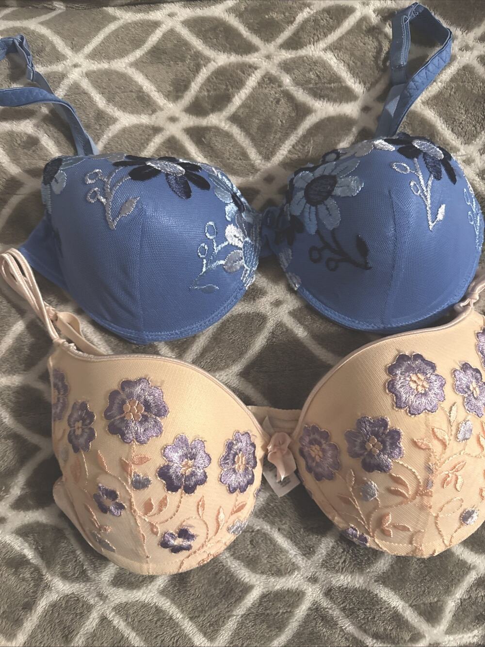 Push Bras New Without Tag Cute! embroidered floral Design Romantic 36C